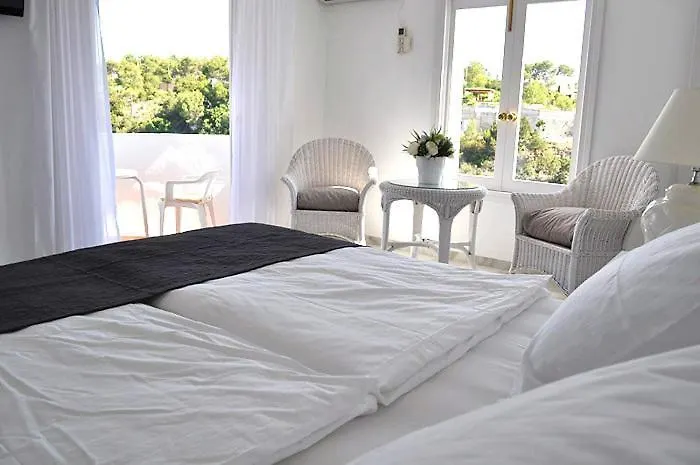Hotel Village Кала-Ваделья 4*,